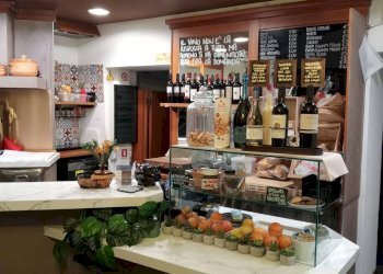 Foto 2 - Attività Commerciale via nazionale, Novate Mezzola - foto 2