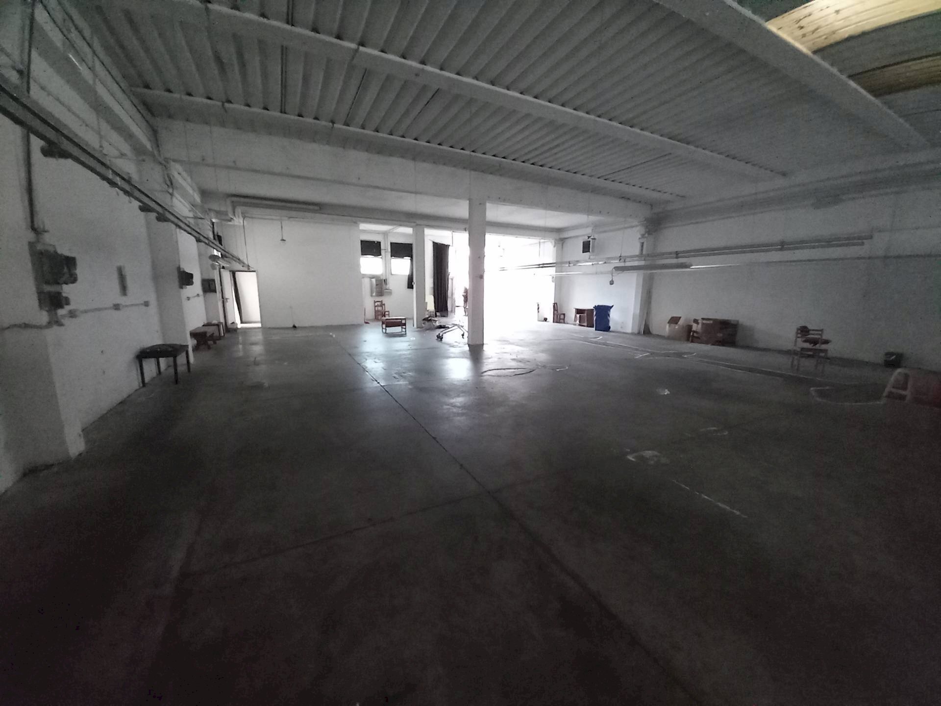Foto 3 - Commercial Activity Via della distilleria
 
19, Montopoli in Val d'Arno - photo 3