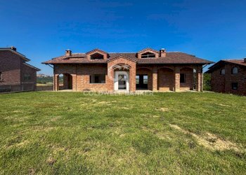 Foto 3 - Villa strada Provinciale 51 per Moncalvo
 
5, Altavilla Monferrato - photo 3