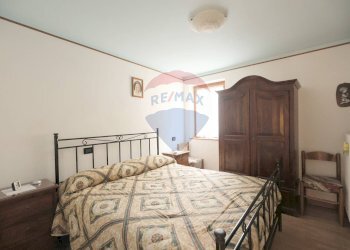 Camera / camera da letto - Casa semi indipendente PIAZZA CIMBRI
 
10, Roana - foto 12