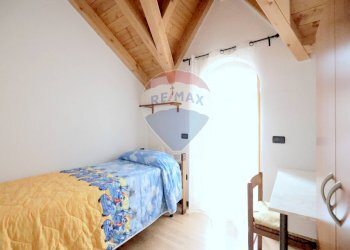 Camera / camera da letto - Casa semi indipendente PIAZZA CIMBRI
 
10, Roana - foto 11