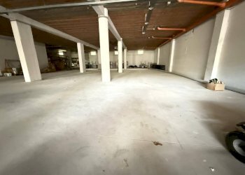 Foto 2 - Magazzino Via Forche Caudine
 
165, Maddaloni - foto 2