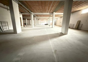 Foto 4 - Magazzino Via Forche Caudine
 
165, Maddaloni - foto 4