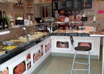 Pizzeria Piazza Cesare Cantù, 5, Roma - photo 3