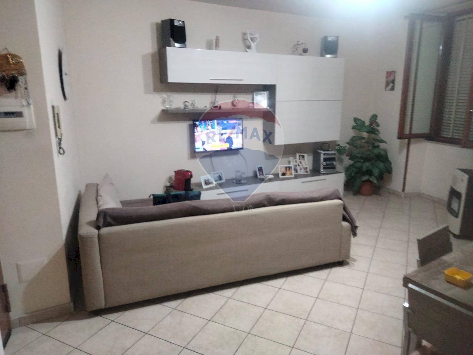 Soggiorno - Bilocale via San Benedetto
 
33, Casoria - foto 1