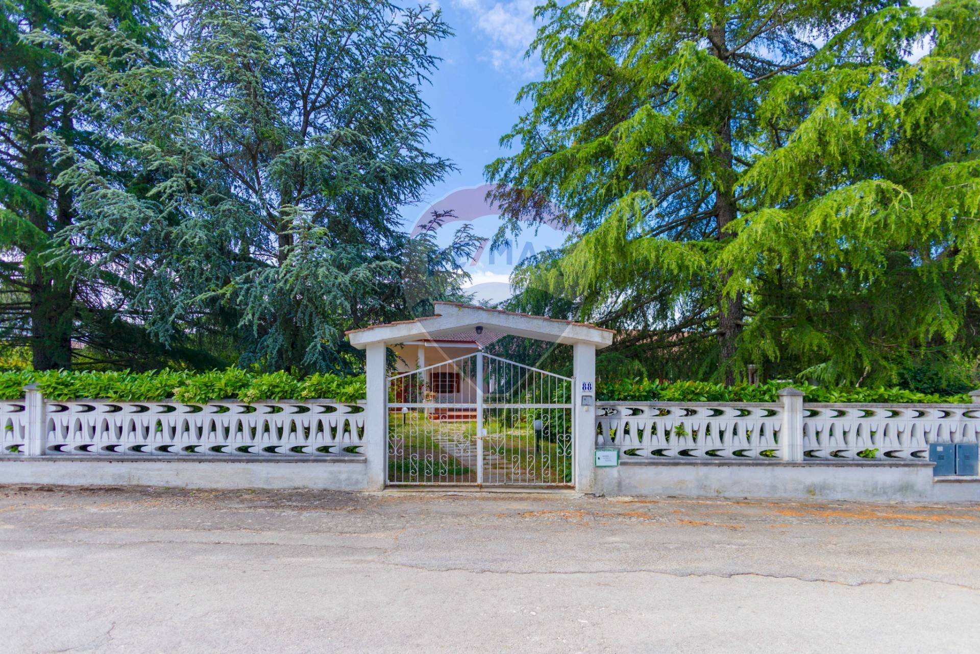 Casa all\'aperto - Villa a Schiera Contrada Borgo Lagogemolo
 
56, Cassano delle Murge - foto 1