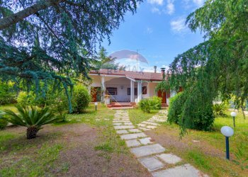 Casa all\'aperto - Villa a Schiera Contrada Borgo Lagogemolo
 
56, Cassano delle Murge - foto 2