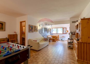 Sala da pranzo - Villa a Schiera Contrada Borgo Lagogemolo
 
56, Cassano delle Murge - foto 9