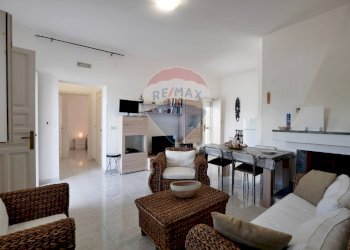 Sala da pranzo - Villa a Schiera Via Lisbona
 
35, Carovigno - foto 5