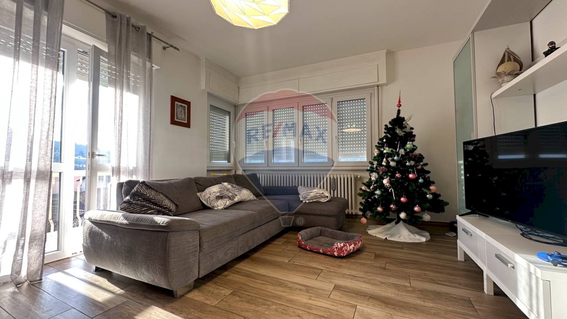 Soggiorno - Quadrilocale Via Giuseppe Bottacchi
 
11, Luino - foto 3