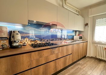 Cucina - Quadrilocale Via Giuseppe Bottacchi
 
11, Luino - foto 5