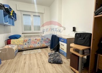 Camera / camera da letto - Quadrilocale Via Giuseppe Bottacchi
 
11, Luino - foto 11