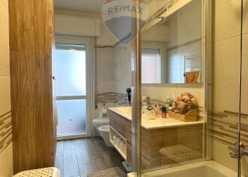 Bagno - Quadrilocale Via Giuseppe Bottacchi
 
11, Luino - foto 15