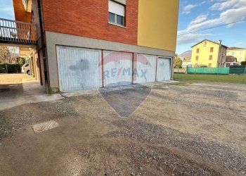 Edificio all\'aperto - Quadrilocale Via Giuseppe Bottacchi
 
11, Luino - foto 17