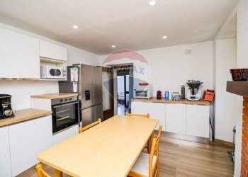 Cucina - Casa indipendente Via Bonomi
 
5, Brissago-Valtravaglia - foto 1