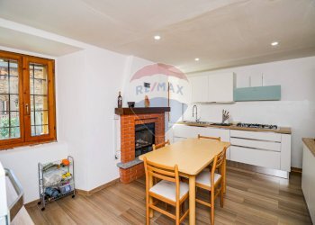 Sala da pranzo - Casa indipendente Via Bonomi
 
5, Brissago-Valtravaglia - foto 6