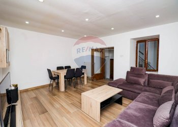 Sala da pranzo - Casa indipendente Via Bonomi
 
5, Brissago-Valtravaglia - foto 8