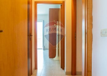 Hall / corridoio - Trilocale Via Dott Mario Amato
 
38, Mascali - foto 12