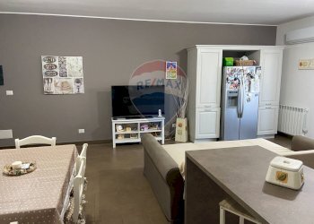 Sala da pranzo - Quadrilocale via Leonardo Grassi
 
8, Catania - foto 10