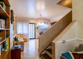 Sala da pranzo - Appartamento Via Vampolieri
 
43 A, Aci Castello - foto 10