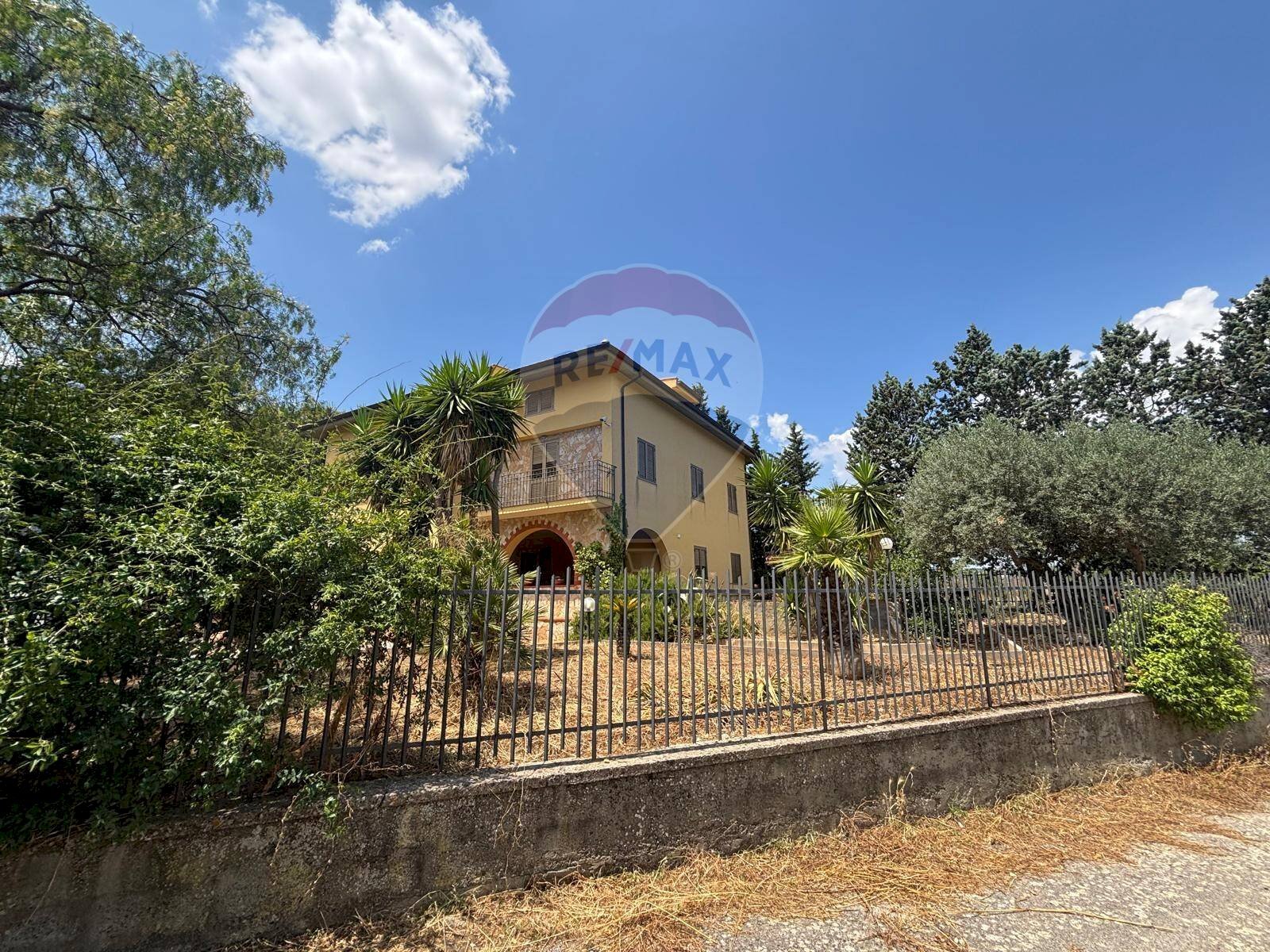 Casa all\'aperto - Casa semi indipendente cda ladroni
 
sn, Caltanissetta - foto 3