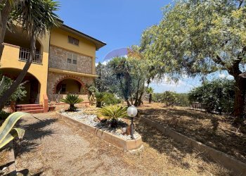 Casa all\'aperto - Casa semi indipendente cda ladroni
 
sn, Caltanissetta - foto 15