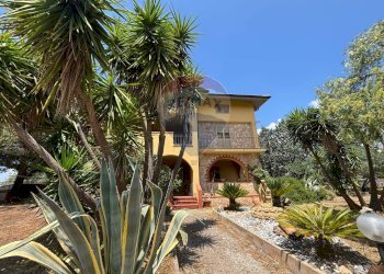 Casa all\'aperto - Casa semi indipendente cda ladroni
 
sn, Caltanissetta - foto 16