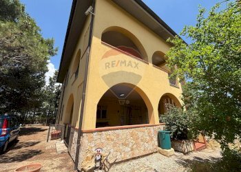 Casa all\'aperto - Casa semi indipendente cda ladroni
 
sn, Caltanissetta - foto 17