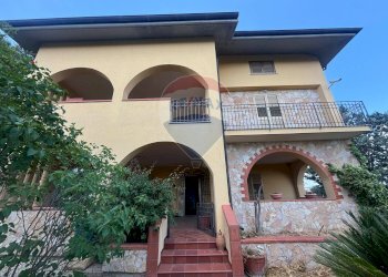 Casa all\'aperto - Casa semi indipendente cda ladroni
 
sn, Caltanissetta - foto 44