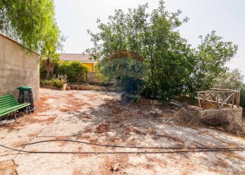 Giardino - Casa semi indipendente cda ladroni
 
sn, Caltanissetta - foto 45