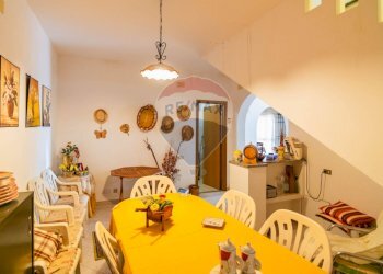 Sala da pranzo - Casa semi indipendente cda ladroni
 
sn, Caltanissetta - foto 77