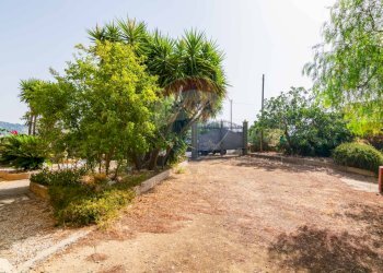 Giardino - Casa semi indipendente cda ladroni
 
sn, Caltanissetta - foto 88