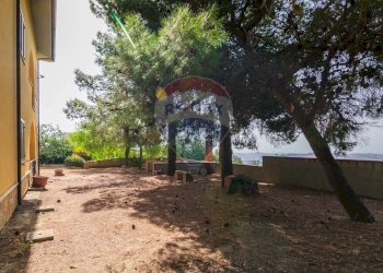 Giardino - Casa semi indipendente cda ladroni
 
sn, Caltanissetta - foto 89