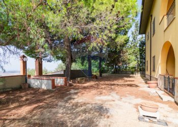 Giardino - Casa semi indipendente cda ladroni
 
sn, Caltanissetta - foto 93