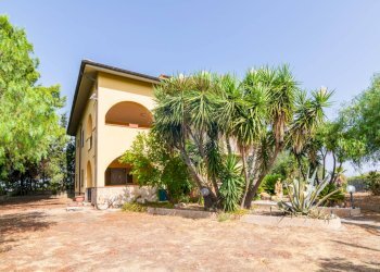 Casa all\'aperto - Casa semi indipendente cda ladroni
 
sn, Caltanissetta - foto 94