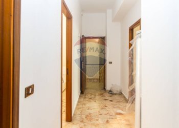 Hall / corridoio - Non-buildable land Via Salvatore Paola
 
8, Catania - photo 19