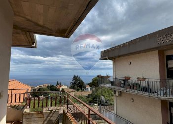 Balcone - Bilocale via andronico
 
1, Mascali - foto 1