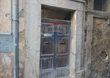 Edificio all\'aperto - Trilocale Via Di Bernardo
 
2, Caltagirone - foto 1