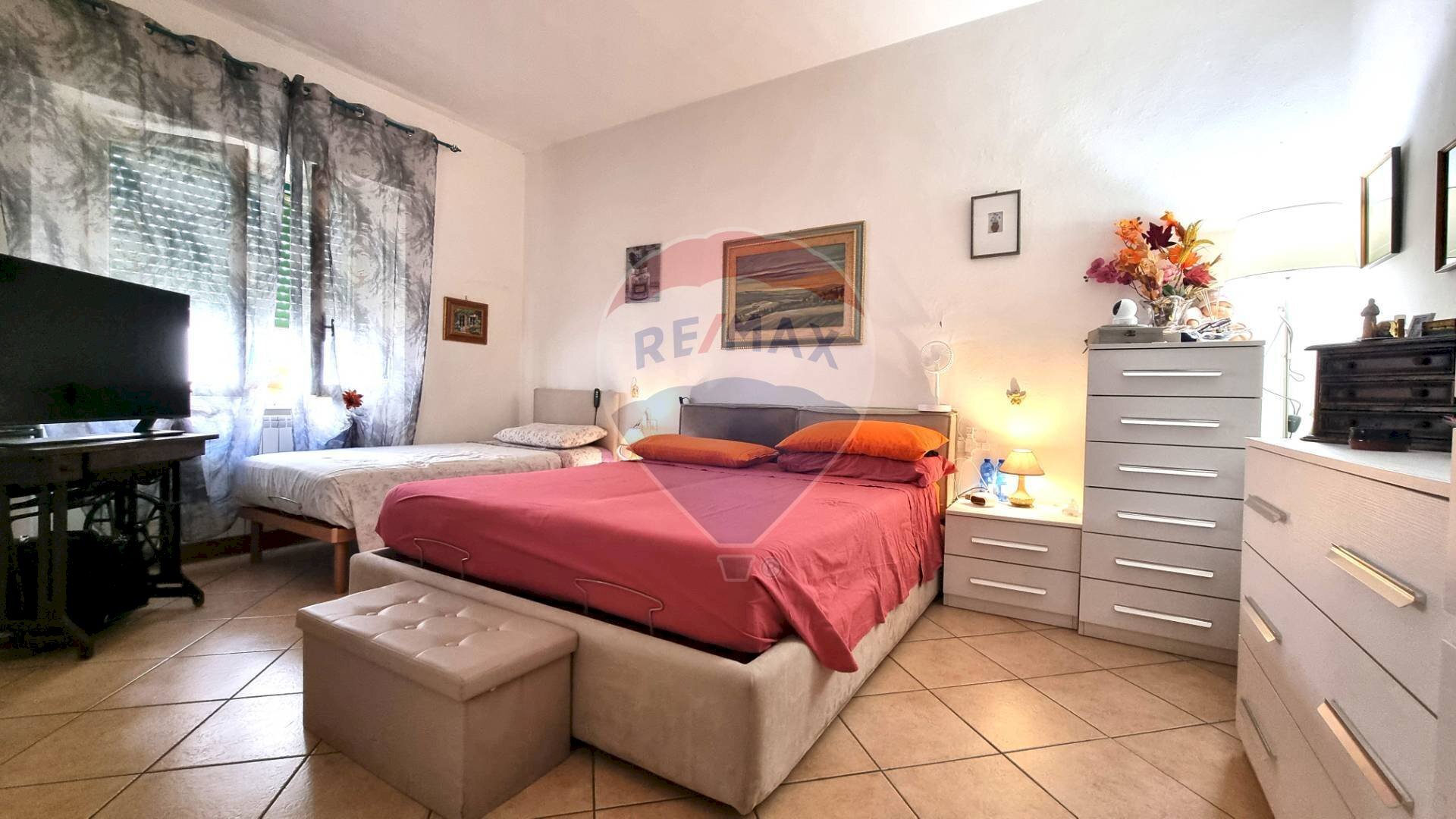 Camera / camera da letto - Bilocale Viale Fattori
 
16, Cecina - foto 2