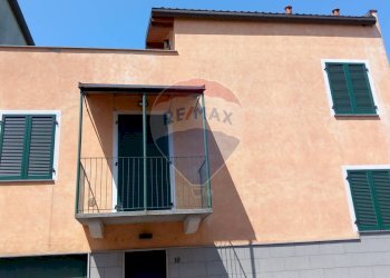 Edificio all\'aperto - Villa via roggia molinara
 
28, Biandrate - foto 5