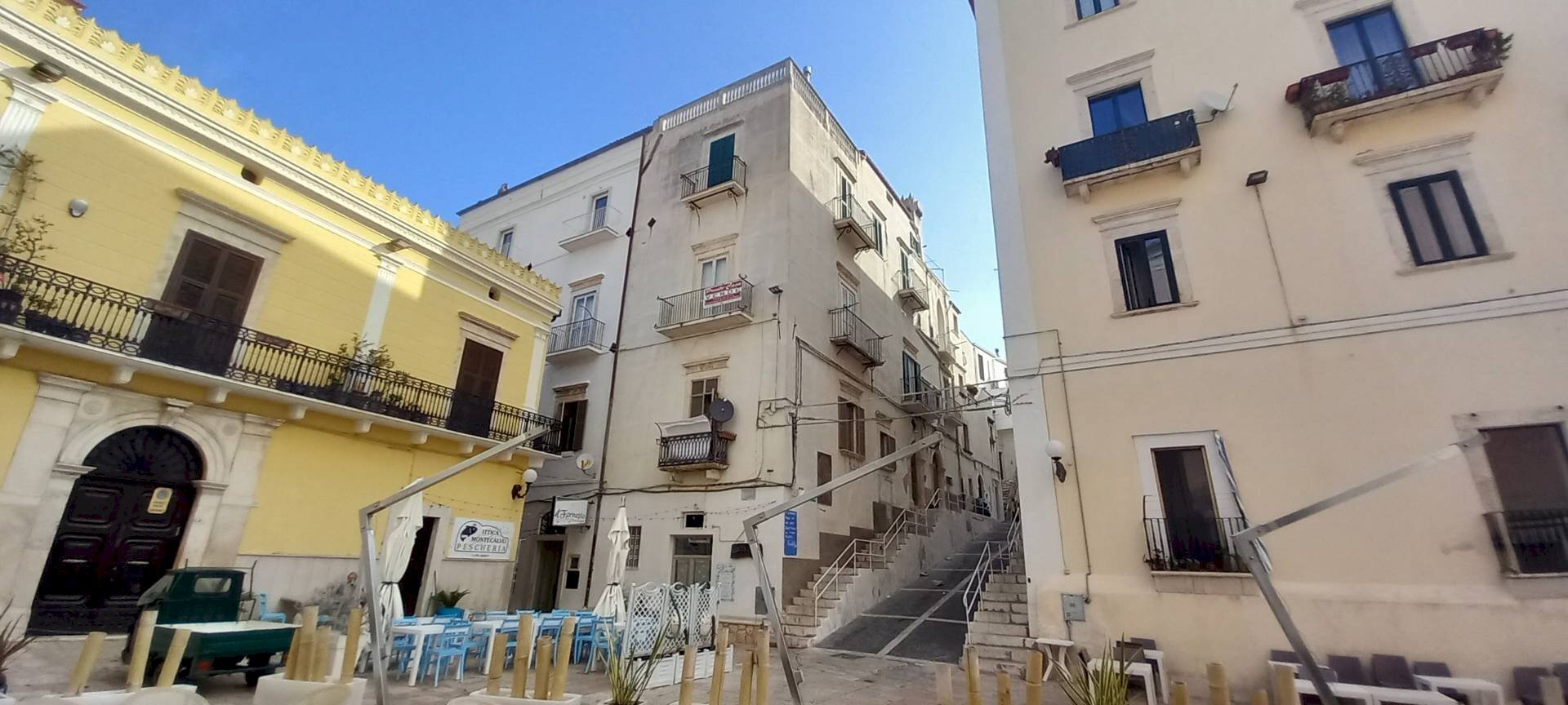 Foto 1 - Quadrilocale Via Imbriani
 
2, Rodi Garganico - foto 1