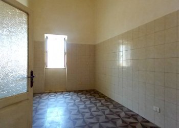 Foto 2 - Quadrilocale Via Imbriani
 
2, Rodi Garganico - foto 2