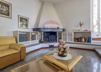 Soggiorno - Villa via Papa Giovanni XXIII
 
56, Lonate Pozzolo - foto 6