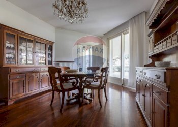 Sala da pranzo - Villa via Papa Giovanni XXIII
 
56, Lonate Pozzolo - foto 8