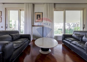 Soggiorno - Villa via Papa Giovanni XXIII
 
56, Lonate Pozzolo - foto 10