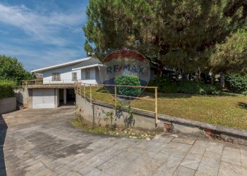 Casa all\'aperto - Villa via Papa Giovanni XXIII
 
56, Lonate Pozzolo - foto 27