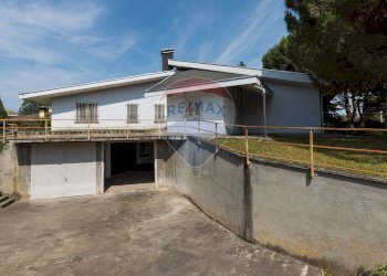 Casa all\'aperto - Villa via Papa Giovanni XXIII
 
56, Lonate Pozzolo - foto 28