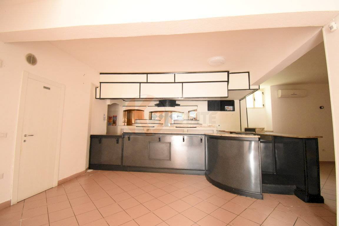 Foto 3 - Commercial Premises piazza Garibaldi
 
8, Siligo - photo 3