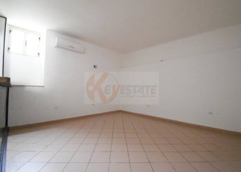 Foto 4 - Locale Commerciale piazza Garibaldi
 
8, Siligo - foto 4