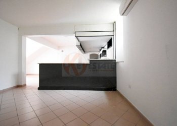 Foto 7 - Locale Commerciale piazza Garibaldi
 
8, Siligo - foto 7